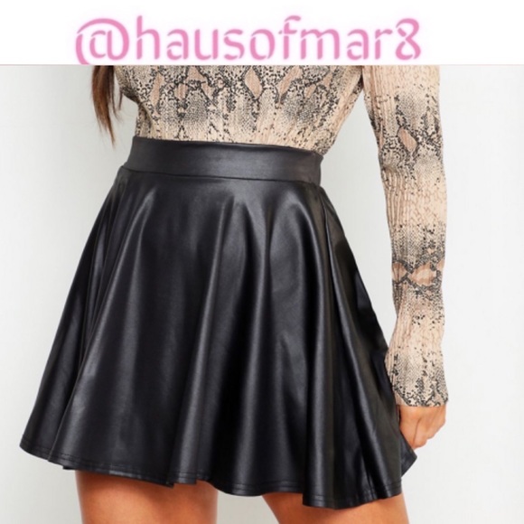 Dresses & Skirts - Faux leather skirt 💃